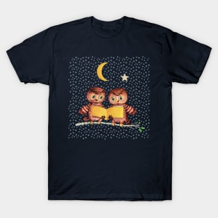 Baby owls reading a bedtime story T-Shirt